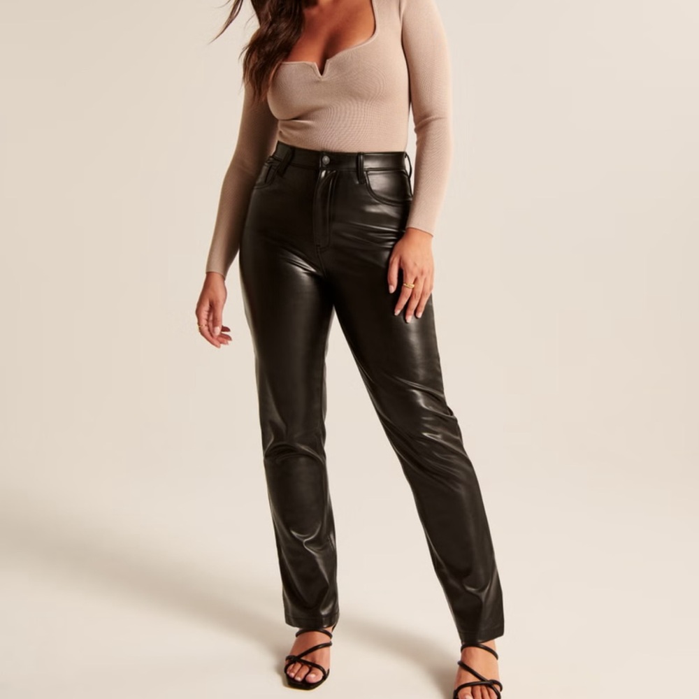 Abercrombie & Fitch Curve Love Vegan Leather 90s Straight Pant